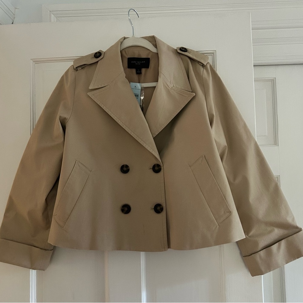 Women’s Cropped trench coat